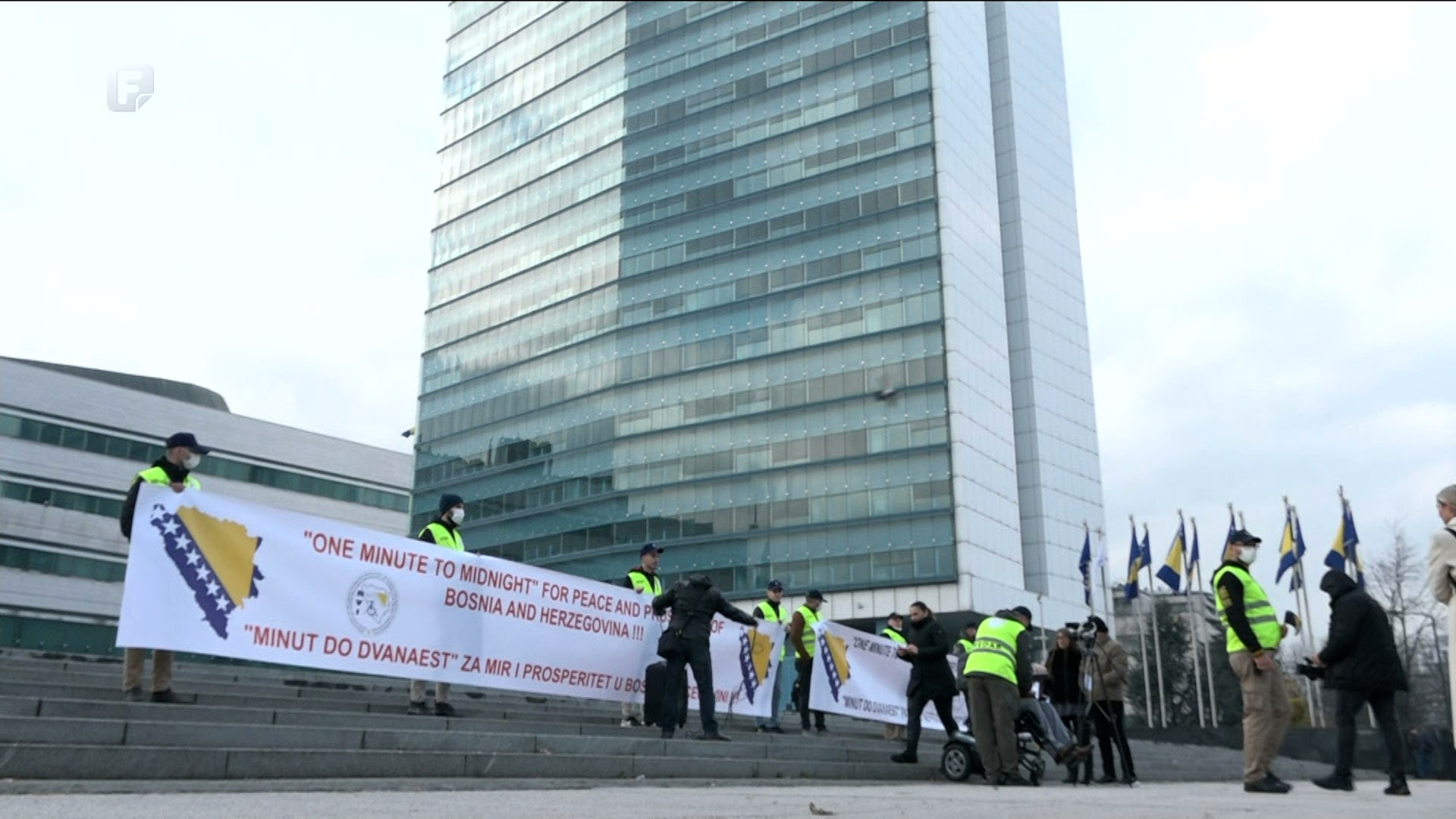Ratni vojni invalidi održali mirne proteste ispred zgrade OHR-a i državnog parlamenta